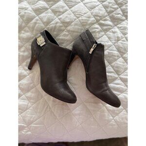 Vince Camuto Womens Black Leather Suede Ankle Booties Heels Silver Buckle Size 8